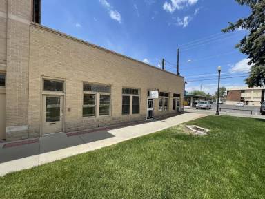 Main picture of 106 W Main St