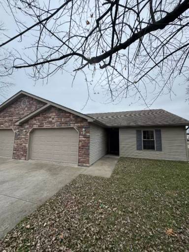 Main picture of 521 S Park Dr