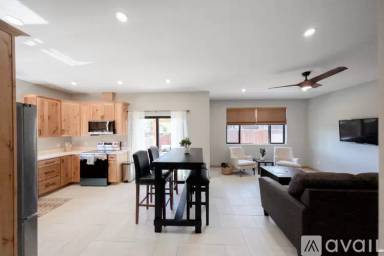 Main picture of 455 Front St