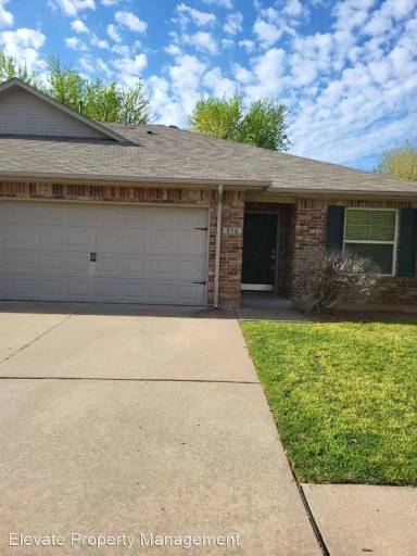 Main picture of 916 W Prairie Wind Way