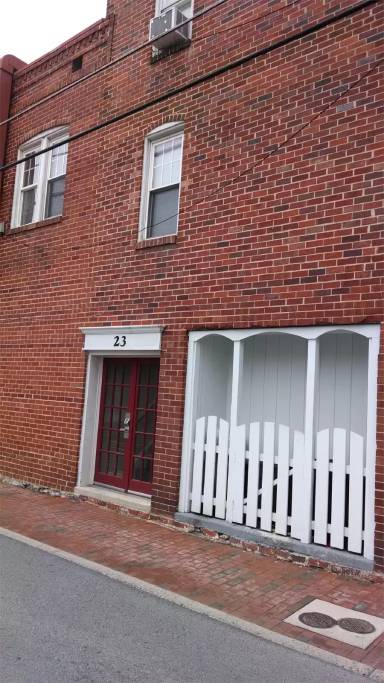 Main picture of 23 S Indian Alley