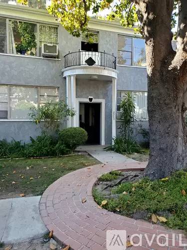 Main picture of 2505 N Beachwood Dr