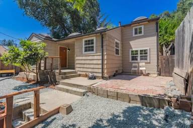 Main picture of 301 Brook Dr