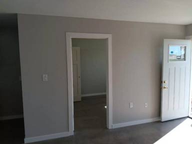 Main picture of 736 Heylman St
