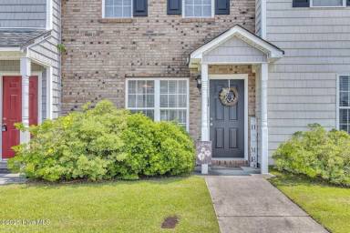 Main picture of 208 Bridgewood Dr