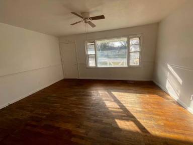Main picture of 1429 E Pacific St