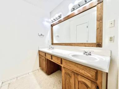 Main picture of 1328 Kings Row
