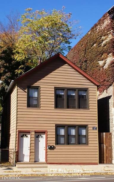 Main picture of 2208 N Southport Ave