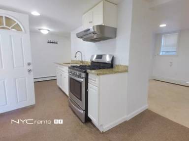 Main picture of 146 Vineyard Ave