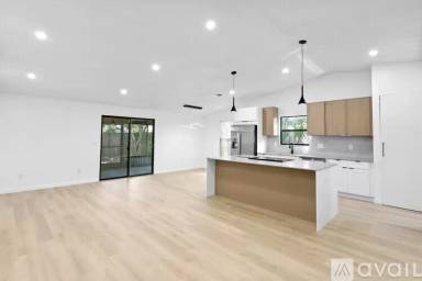Main picture of 775 Arthurs Ct