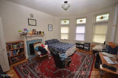 Main picture of 1822 Beacon St