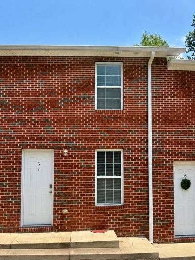 Main picture of 961 W Broad St