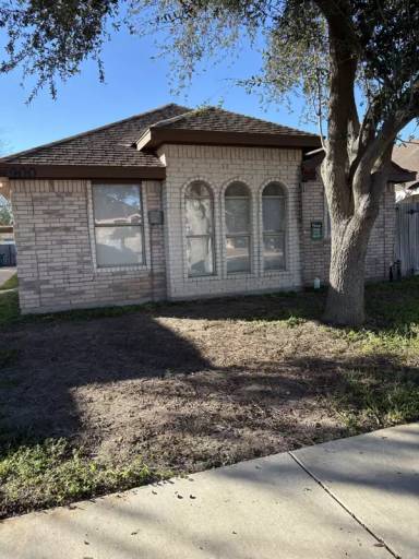 Main picture of 900 S Palm Dr