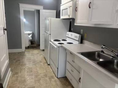 Main picture of SM Real Estate: 1725 D Ave NE