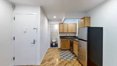 Main picture of 120 Orchard St