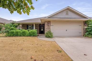 Main picture of 337 Harbor Glen Dr SW