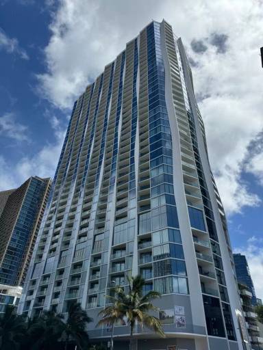 Main picture of 1000 Auahi St Apartments
