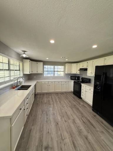 Main picture of 1050 Turner Dr