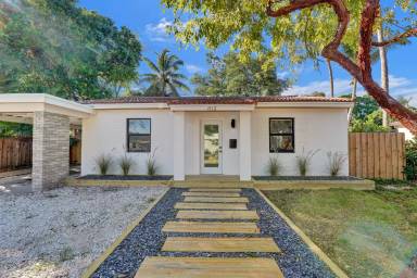 Main picture of 812 SW 18th Ct