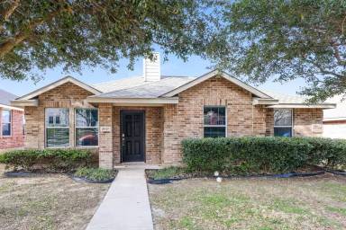 Main picture of 2021 Bentwood Dr