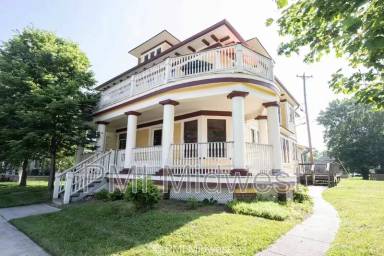 Main picture of 397 N Main St