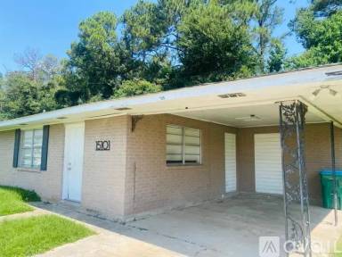 Main picture of 15101 Montecino Dr