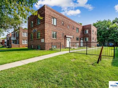 Main picture of 228 S Kansas Ave