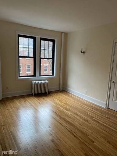Main picture of 218 W 10th St
