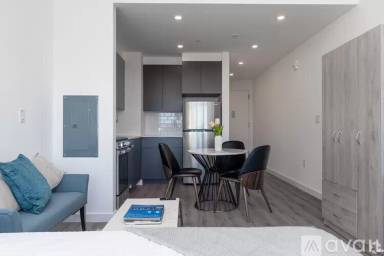 Main picture of 568 Summit Ave