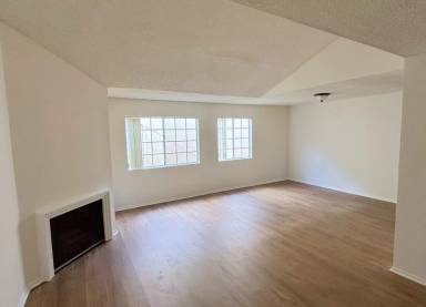 Main picture of 7300 Baird Ave