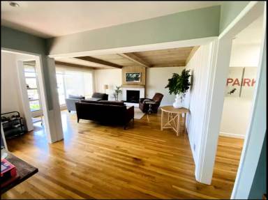 Main picture of 1619 Summit Ave