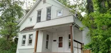 Main picture of 42 W Carpenter St