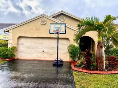 Main picture of 1297 SW 151st Ave