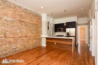 Main picture of 1836 W Augusta Blvd