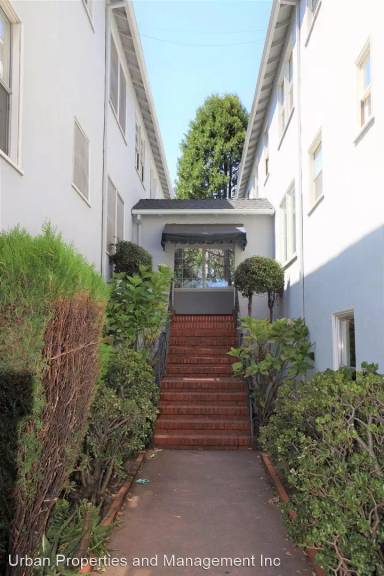 Main picture of 1129 El Camino Real