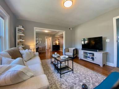 Main picture of 5049 Wyandotte St