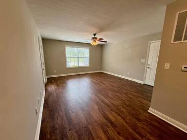 Main picture of 272 Audley Ave