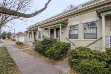 Main picture of 127 E Exposition Ave