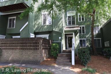 Main picture of 417 W 8th St