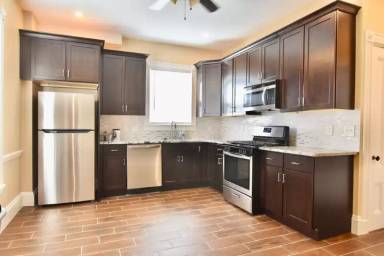 Main picture of 28 Virginia St