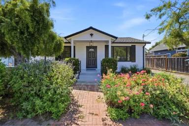 Main picture of 1863 43rd Ave