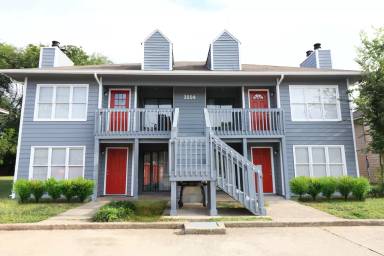 Main picture of 3208 Village Dr SW