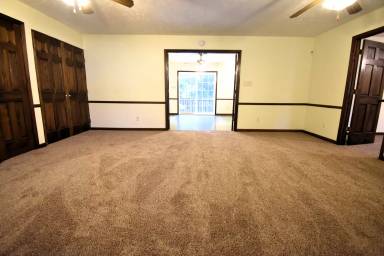Main picture of 901 Fredonia Dr