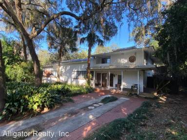 Main picture of 1832 NW 11th Rd