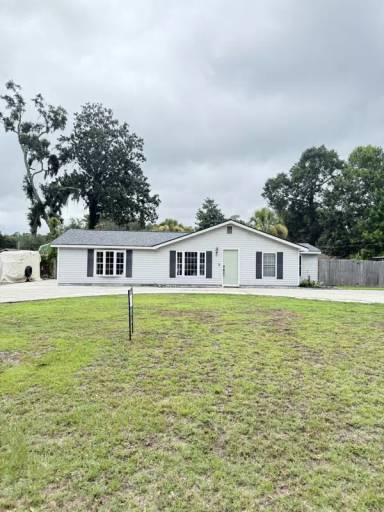 Main picture of 915 Belleview Cir W