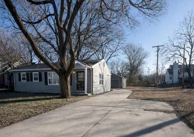 Main picture of 8547 Grandview Ln