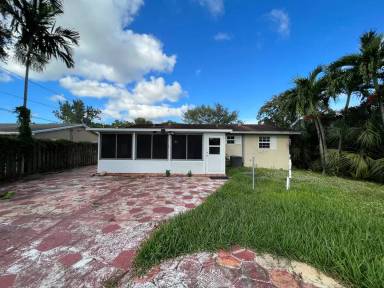 Main picture of 2448 SW 42nd Ter