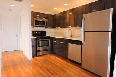 Main picture of 100 Jersey St