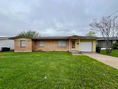 Main picture of 3724 Slade Blvd