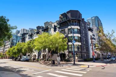 Main picture of Park Boulevard West